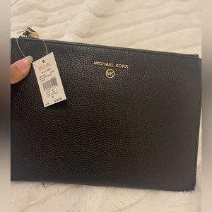 Michael kors wallet wristlet